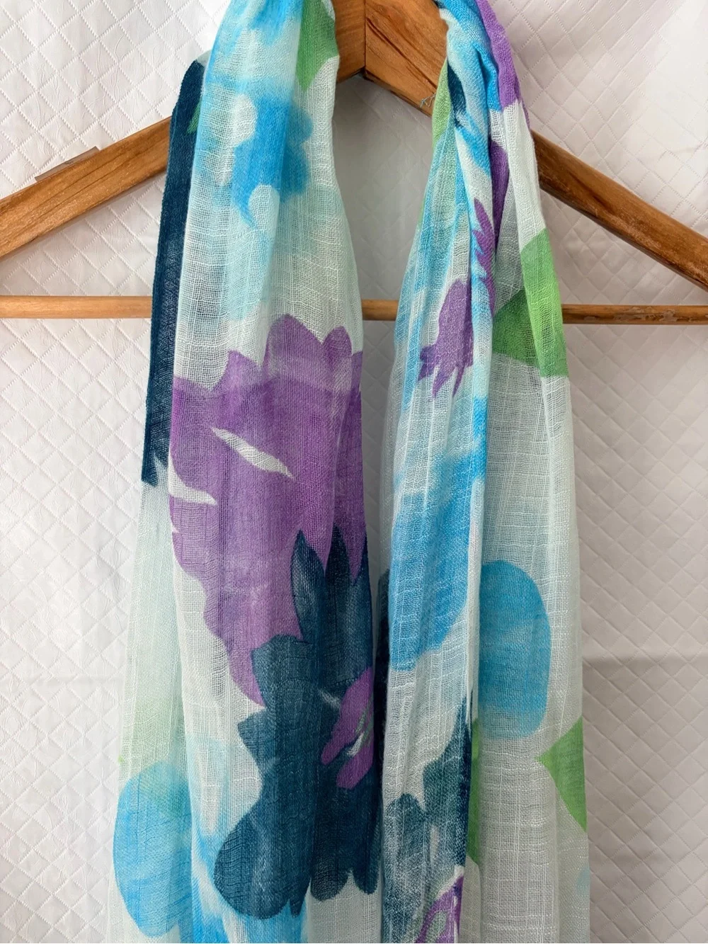 Lightweight Floral Print Scarf in Blue & Purple